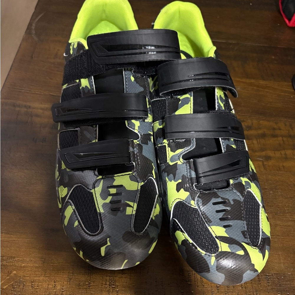 Cycling shoes